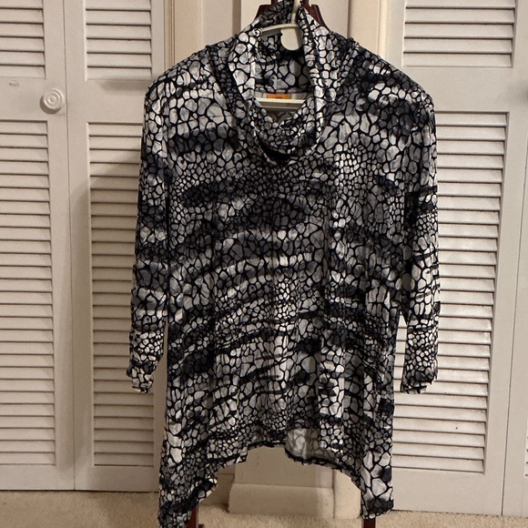 Ruby Rd. Tops - Ruby Rd. Monochrome Textured Tunic